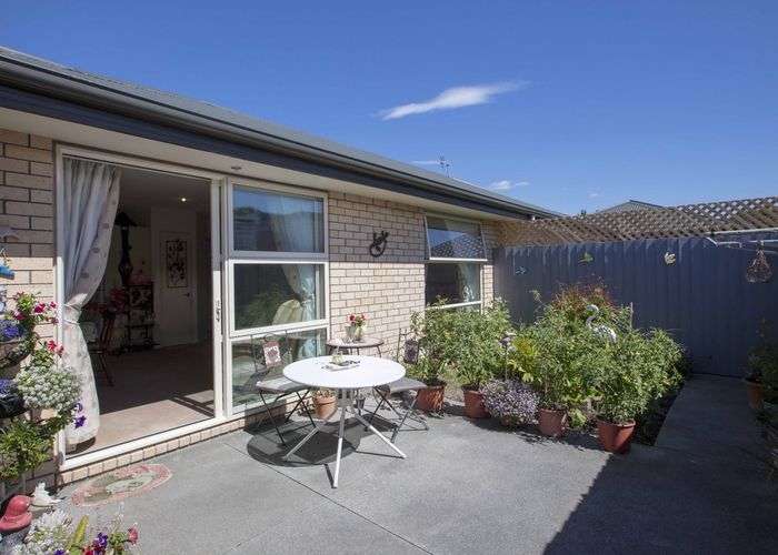  at 2/661 Worcester Street, Linwood, Christchurch