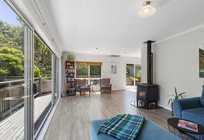  at 2 Corlett Road, Plimmerton, Porirua