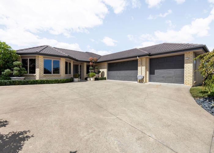  at 13 Eastridge Terrace, Huntington, Hamilton