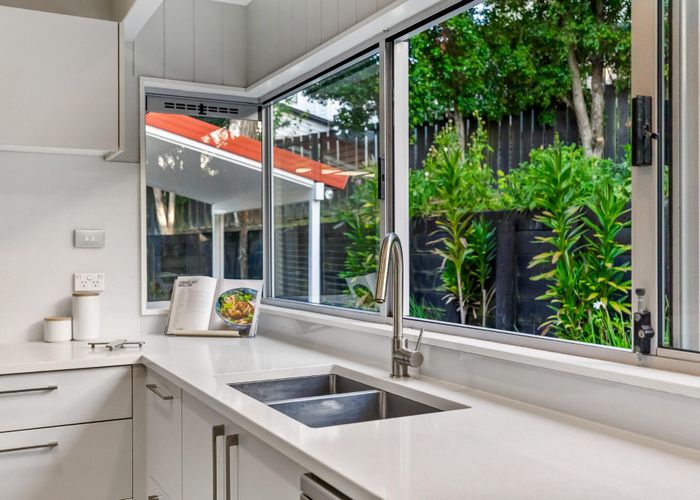 at 7 Kerlin Crescent, West Harbour, Auckland