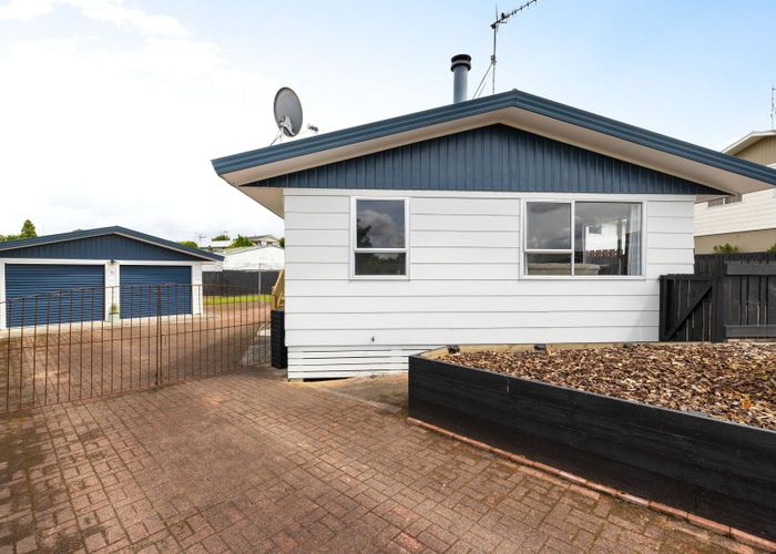  at 7 Mountbatten Place, Dinsdale, Hamilton
