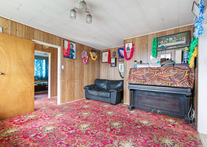  at 1 Serrano Place, Clover Park, Auckland