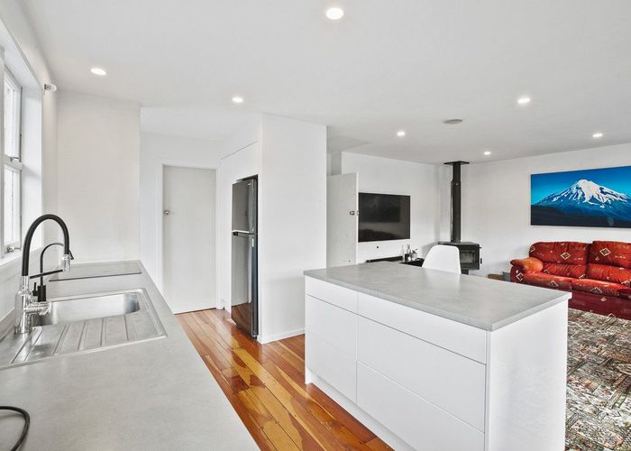  at 77 Ngamotu Road, Spotswood, New Plymouth