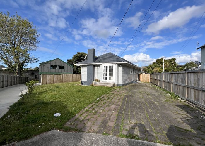  at 31 Paton Avenue, Te Atatu South, Waitakere City, Auckland