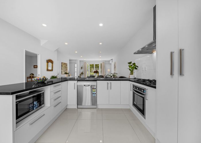  at 16 Hakawai Avenue, Takanini, Papakura, Auckland