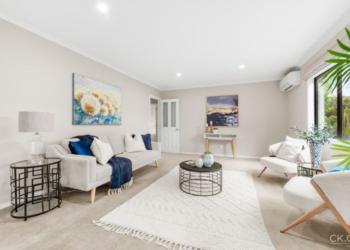  at 32A Dowling Grove, Silverstream, Upper Hutt, Wellington