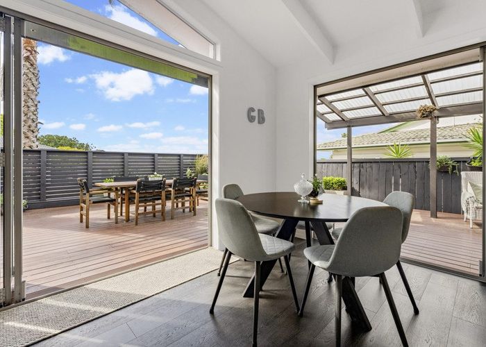  at 9 Fratley Avenue, Farm Cove, Manukau City, Auckland
