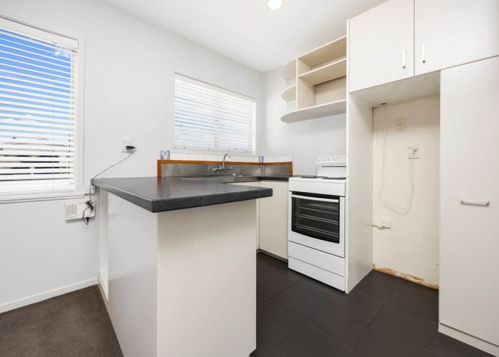  at 15/72 Kitchener Road, Milford, North Shore City, Auckland