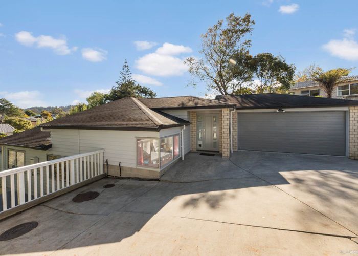  at 74A Lantana Road, Green Bay, Auckland