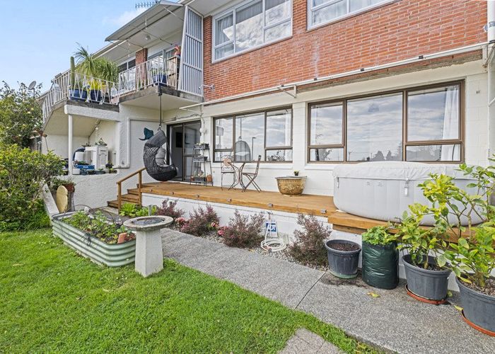  at 6/54 Sale Street, Howick, Auckland