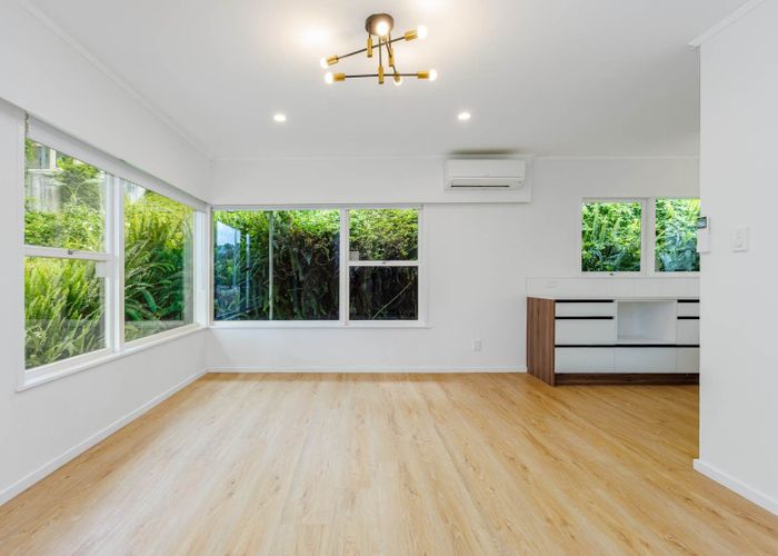  at 1/27 Glencoe Road, Browns Bay, North Shore City, Auckland