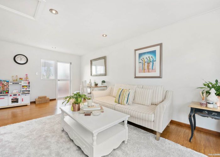  at 10/133 Ennis Avenue, Pakuranga Heights, Auckland