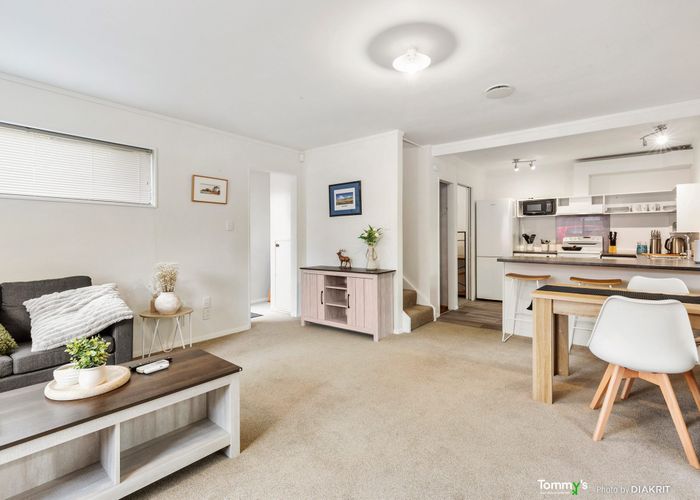  at 4/163 Queens Drive, Lyall Bay, Wellington