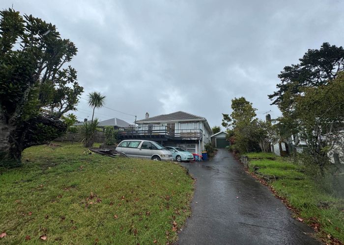  at 44 Cliff View Drive, Green Bay, Waitakere City, Auckland