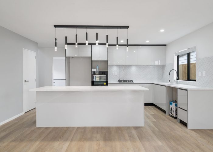  at 8 Corin Avenue, Manurewa, Manukau City, Auckland