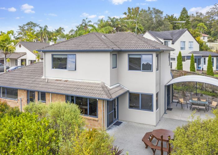  at 11 Amber Glen, Albany, Auckland