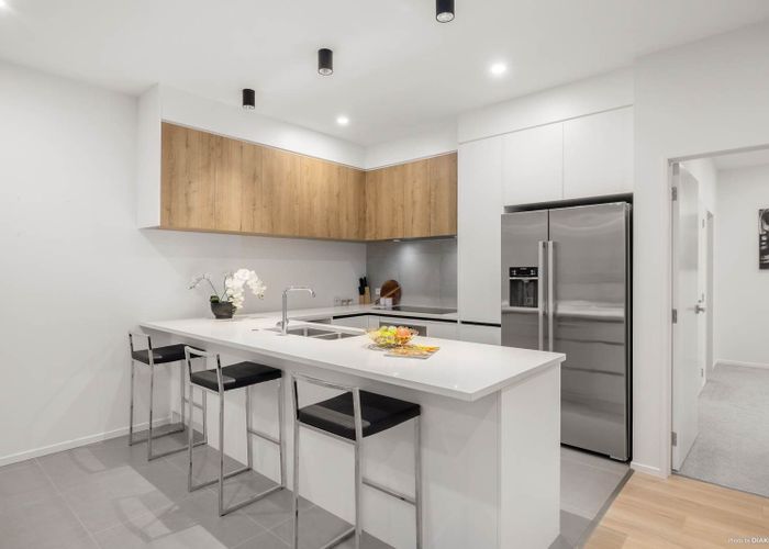 at 296A East Coast Road, Forrest Hill, North Shore City, Auckland