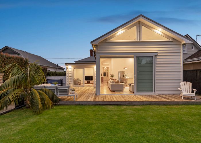  at 32 Mount Smart Road, Onehunga, Auckland