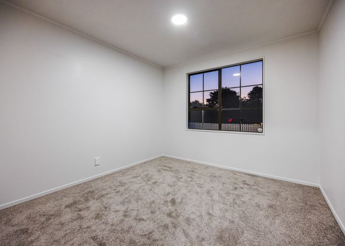  at 2/86 Palmers Road, Clendon Park, Auckland