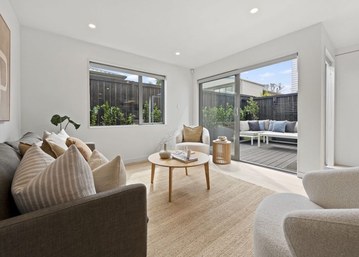  at 98E Forrest Hill Road, Forrest Hill, North Shore City, Auckland