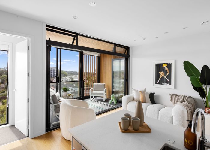  at 402/80 Anzac Street, Takapuna, Auckland