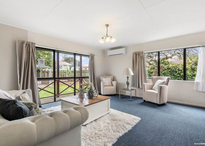  at 1/90 Shifnal Drive, Randwick Park, Auckland