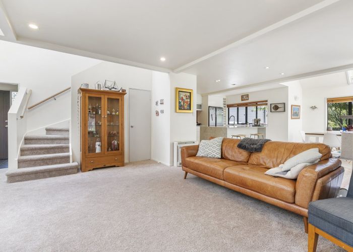  at 1/64 Centorian Drive, Windsor Park, Auckland
