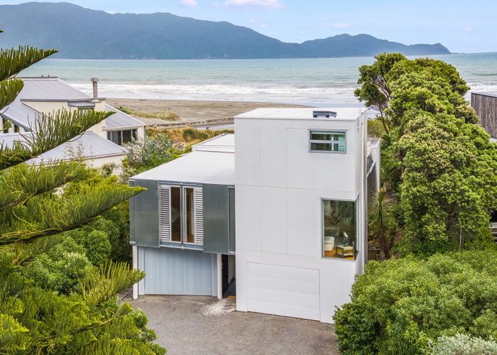  at 31 Field Way, Waikanae Beach, Waikanae