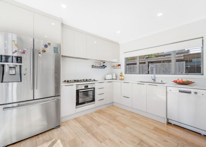  at 4 Waihanga  Way, Bucklands Beach, Manukau City, Auckland