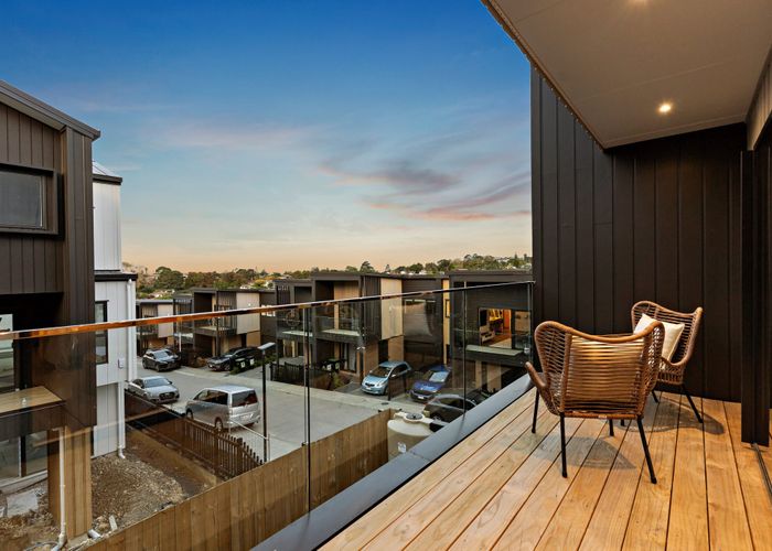  at 1 Battersby Lane, Mairangi Bay, North Shore City, Auckland