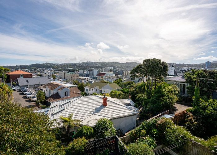  at 84 Roxburgh Street, Mount Victoria, Wellington, Wellington