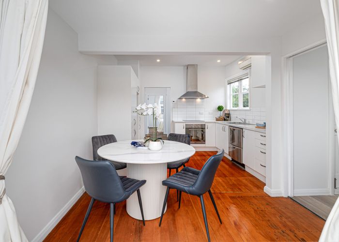  at 1/58 Wilsons Road South, Saint Martins, Christchurch