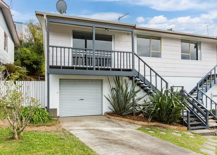  at 7 Halyard Place, Whitby, Porirua