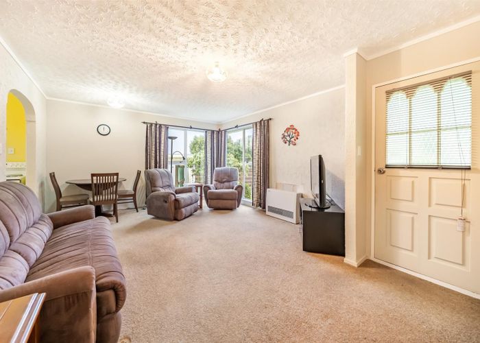  at 2/11 Topeka Grove, Totara Park, Upper Hutt
