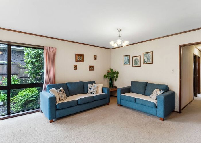  at 15 Mark Edward Drive, Half Moon Bay, Auckland