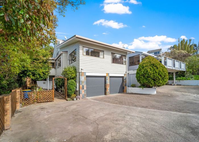  at 1/685 East Coast Road, Browns Bay, Auckland