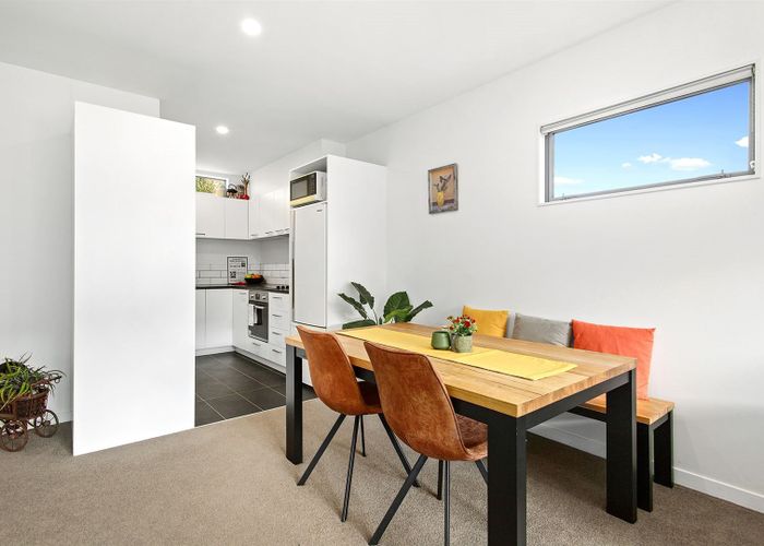  at 1/7 Handyside Street, Tawa, Wellington