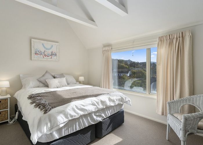  at 4/33 Halswater Drive, Churton Park, Wellington