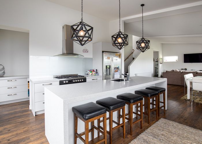  at 326 Golden Road, Springvale