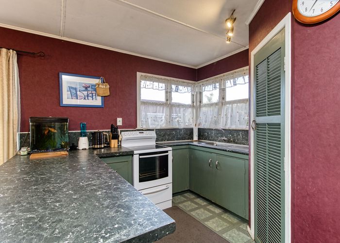  at 17 Folkestone Drive, Flaxmere, Hastings