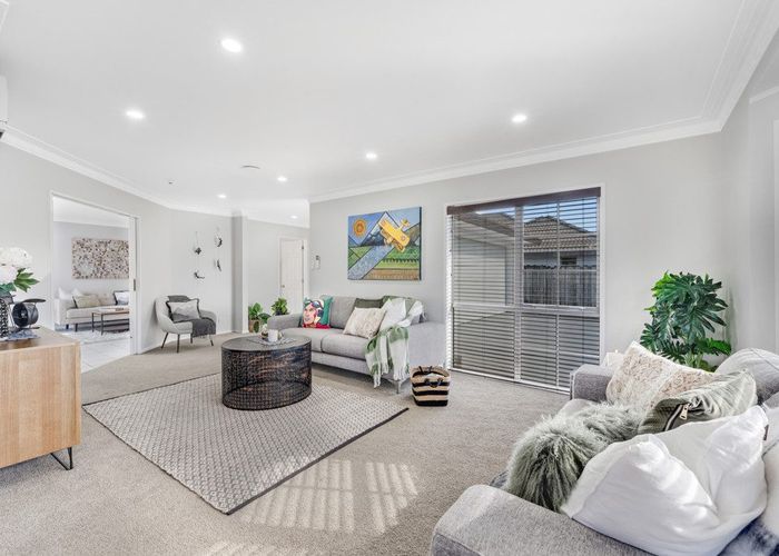  at 37 Bob Charles Drive, Golflands, Auckland