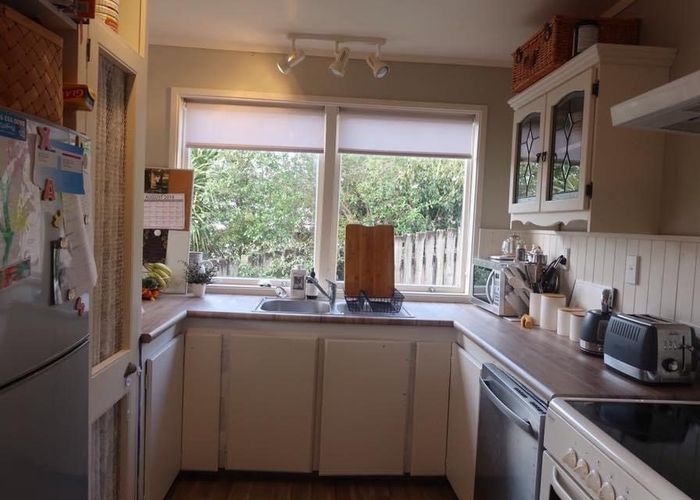  at 42a Hammond Ave, Hatfields Beach, Rodney, Auckland