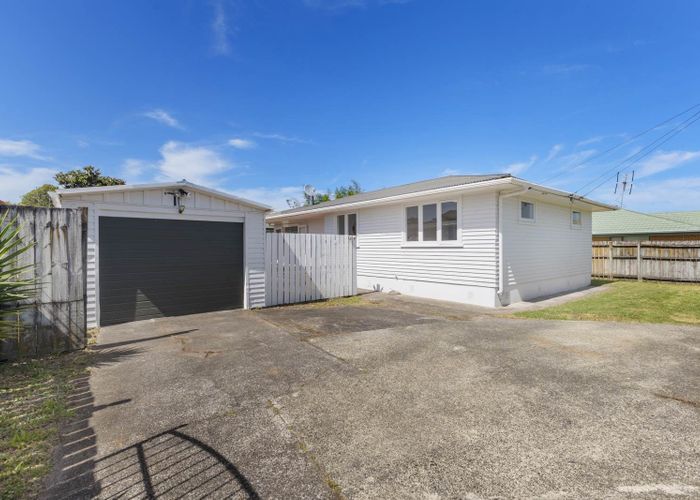  at 7 Chaucer Place, Blockhouse Bay, Auckland City, Auckland