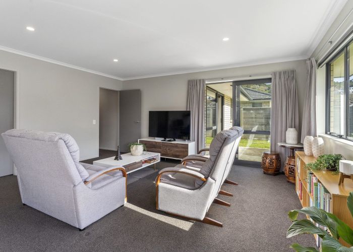  at 16 Tradewinds drive, Whitby, Porirua