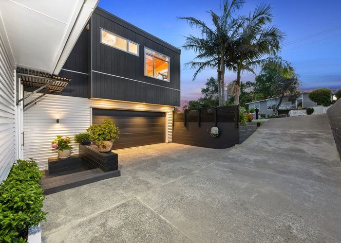  at 32 Colmar Road, Mellons Bay, Auckland