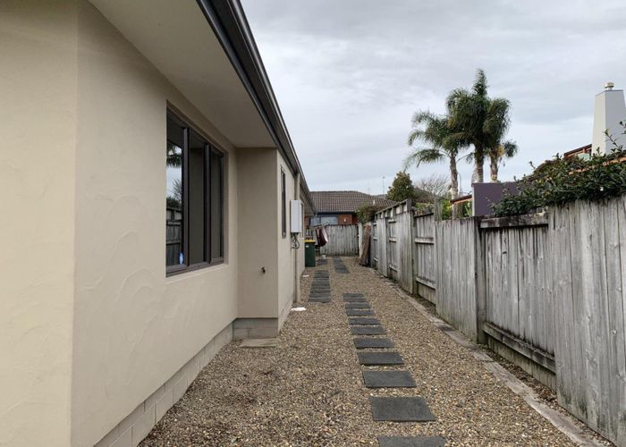  at 2 Stratford Place, Huntington, Hamilton, Waikato