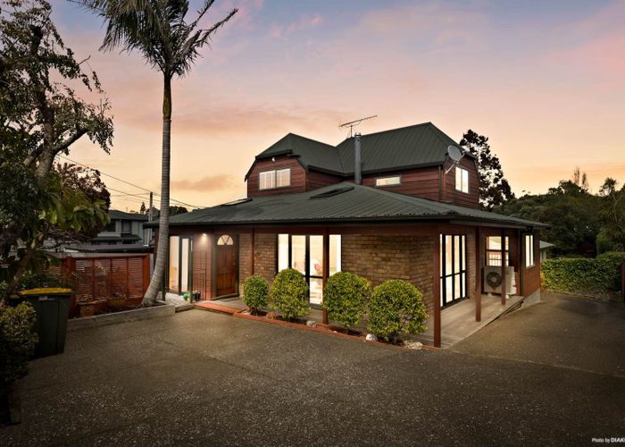  at 1/270 Beach Road, Campbells Bay, North Shore City, Auckland