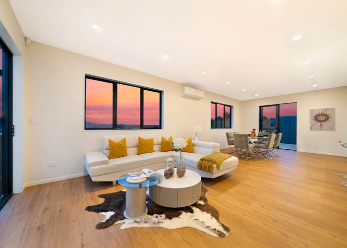  at 15 Mara Way, Sunnyvale, Waitakere City, Auckland