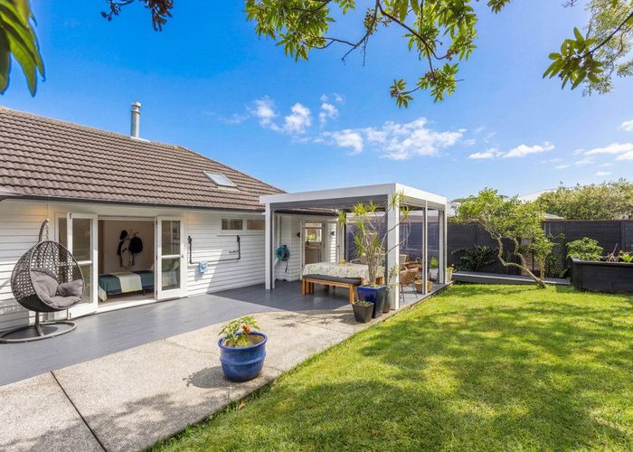  at 70 Selwyn Crescent, Forrest Hill, Auckland