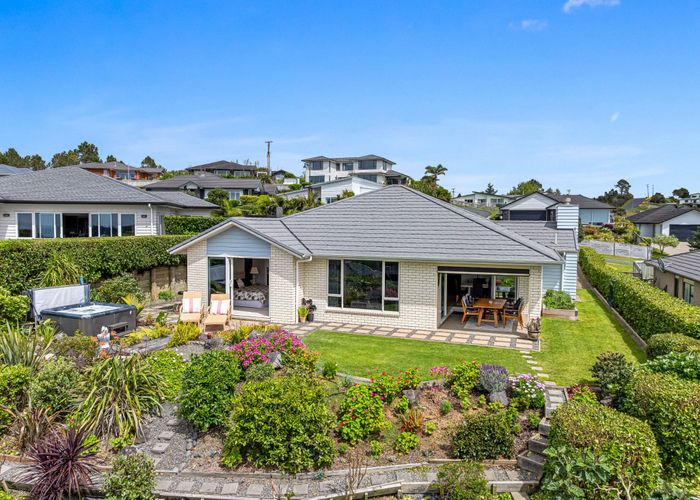  at 15 Seaview Crescent, Hatfields Beach, Rodney, Auckland
